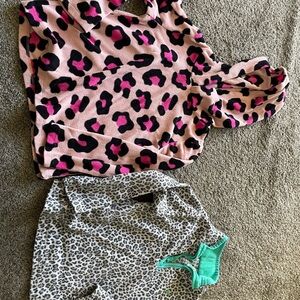 Set of 5 girls size 4T sweaters